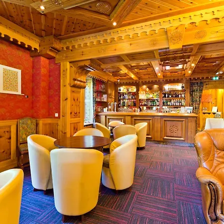 호텔 Aiguille Du Midi - & Restaurant 3*