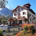 Aiguille Du Midi - & Restaurant Hotell