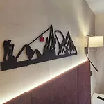 Hotell Aiguille Du Midi - & Restaurant 3*